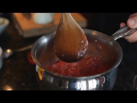 How to Make Spaghetti Sauce From Crushed Tomato : Divine Dishes How to Make Spaghetti Sauce From Crushed Tomato : Divine Dishes