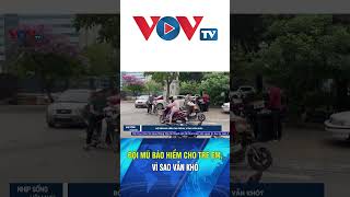 Đội mũ bảo hiểm cho trẻ em, vì sao vẫn khó