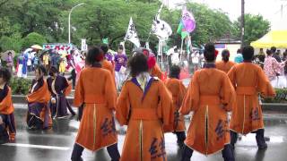 「MIKATA鳴子連　絆」　よさこいinおいでん祭2011　グルメ前会場