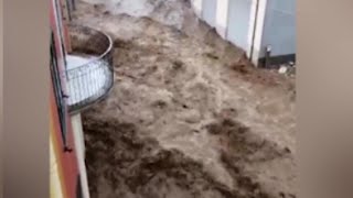 Maltempo in Sardegna, l'onda di fango tra le case: le drammatiche immagini dell'alluvione a Bitti