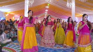 'Sabki Baaratein Aayi' Tushi & Saif Dance Performance Part 2 😍 | The Wedding Spot