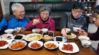 Cabbage Perilla Soup, Pickled Mushrooms, Stir-fried Delicacies, Country Table, Family Mukbang