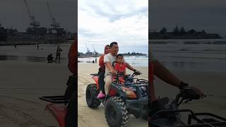 Naik motor ATV di tepi pantai seru abis #atv #motoratv #beach #weekend #shortvideo