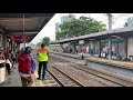 ジャカルタのマンガブサール駅に入ってくる電車の動画 jakarta trip