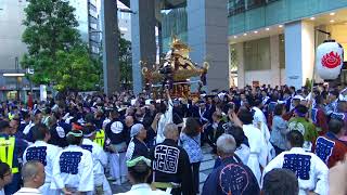 花園神社例大祭2018_神幸祭タカシマヤ前神輿引継ぎ_Mikoshi Relay at Takashimaya in Hanazono Shrine Festival