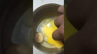 two yolk in an egg. ஒரு முட்டையில் இரண்டு கரு. அதிசய முட்டை