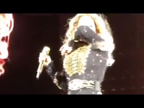 Mp4 Video : Beyonce Sneezes On Stage During Concert & All Of Her Fans Freak Out - Watch!