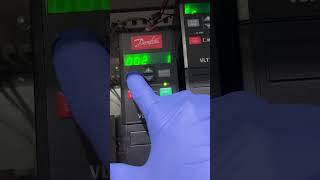 Danfoss  vlt 2800 hand mode / manual  הפעלה ידנית של המשנה תדר operation