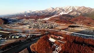 富良野風景・十勝岳連峰を一望する、ふらのワインハウスから見た日の出と上空からの眺め