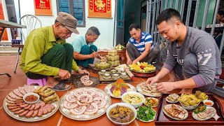 Lợn Cắp Nách 13 Kg Với Món Tiết Canh Úp Ngược Trong Ngày Giỗ Bà Ngoại
