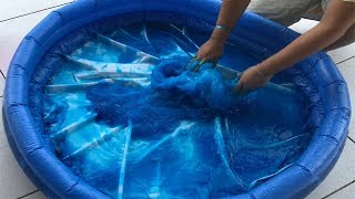 COLOQUEI 10 KG DE COLA TRANSPARENTE NA PISCINA INFLÁVEL E FIZ UM SLIME GIGANTE!!!