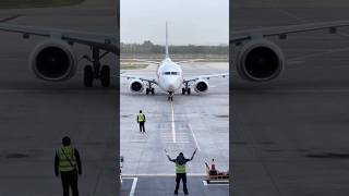 How to park an Airplane #shortvideo