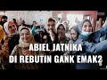 Daun Puspa - Abiel Jatnika Di Rebutin Genk Emak2 Sampai Kurang Fokus Nyanyi Musik Putra Sunda Sawawa