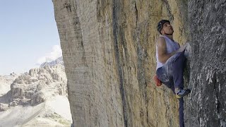 Un grimpeur s'attaque aux Dolomites et bat un nouveau record de vitesse