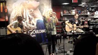 Ellie Goulding - Starry Eyed live @ Best Buy NYC 7/30/11