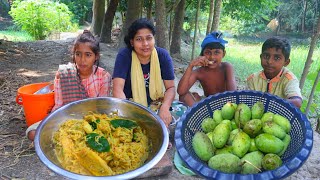 গ্রীষ্মের দুপুরে সবাই মিলে কাঁচা আম মাখা খেলাম | Kacha Aam Makha | Summer Special Mango Recipe