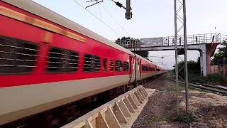 22975 Bandra Terminus-Ramnagar Weekly SF Express skipping Dakaniya Talav at full speed