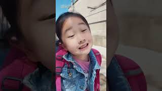 人贩子假扮医护人员拐骗小孩，而小朋友假装狂犬病发作把人贩子吓得拔腿就跑！#儿童安全教育 #防拐 #儿童安全#positiveenergy#skit#funny#drama#短剧#正能量