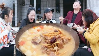 Qiumei’s mother and sister bought meat, please eat 驴 meat soup pot