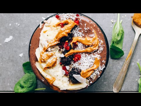 Açaí bowls with peanut butter and jelly