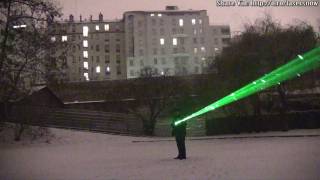 ❄️ 1000mW blue laser beams in falling snow + green laser beam