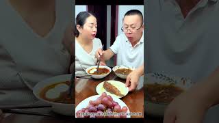 我故意把芥末擠在雞蛋上，偷偷讓老公吃了 #food #做饭 #funny