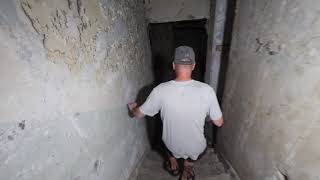 FOREIGNERS EXPLORE ABANDONED MOST HAUNTED HOSPITAL IN PHILIPPINES CLARK/ANGELES CITY