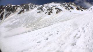 白馬大雪渓の小雪崩　　Small avalanche of Shiroumadake large snowy valley　20140502