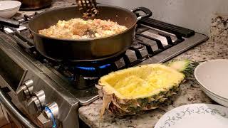 菠萝炒饭 Fried pineapple with rice