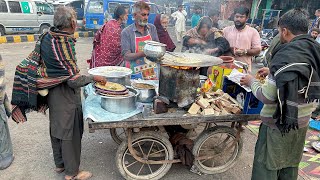 SAAG ALOO PARATHA | BEST DESI FOOD | PUNJAB NATIONAL STREET FOOD