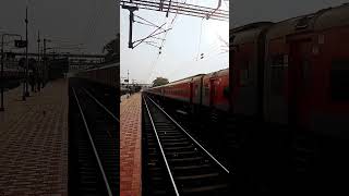 shorts fast express running Manmad station#shorts train video#@mmrailvlog