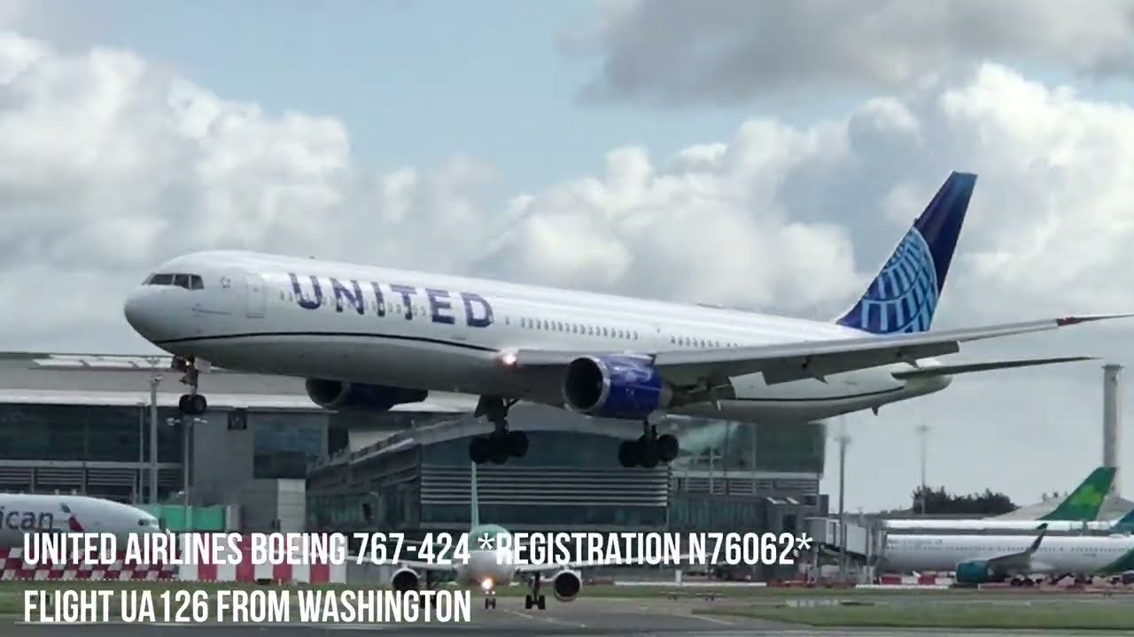 UNITED AIRLINES Boeing 767-400ER *NEW LIVERY* Landing & Take Off At ...