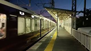 阪急神戸本線8000f 普通 大阪梅田行き芦屋川駅発車（Memorial8000ヘッドマーク）