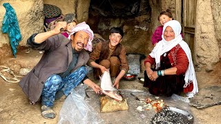 Unexpected #cooking a Fish In Cave with the Big Family | So Lovely Family Gathering in Cave | #food