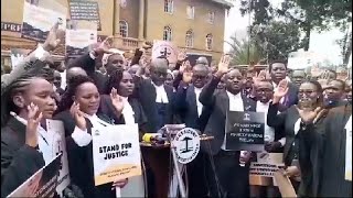 RUTO FINISHED! Advocates bring Nairobi to standstill as they hold demos to defend judiciary!!