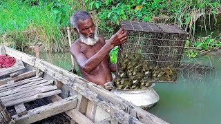 বৃদ্ধ চাচার বৃত্তি দিয়ে নদীতে মাছ ধরার অসাধারণ কৌশল। বৃত্তি দিয়ে নদীতে মাছ ধরার অসাধারণ কৌশল।