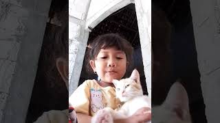 randomnya Salsabila main sama.kucing.