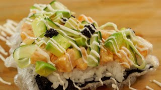 스시피자/ 바사삭 김부각위에 고소한 연어/ Sushi Pizza/ Crispy seaweed chips with salmon sushi