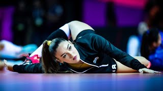 Zehra Gunes 18 ❤❤ Outfit and stretching looking gorgeous❤❤ volleyball Crush zehra❤❤ Share your love.