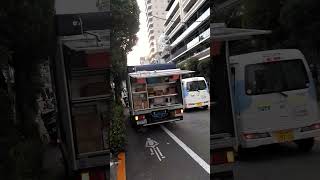 5.7.14片側1車線の正面同士に周囲を見ないまま駐車すると、いつ事故が起きても不思議でない状況になってしまうのお分かりになりますか？