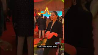 Mahira Khan, Kubra Khan and Momal Sheikh on the dance floor at wedding function last night 💃