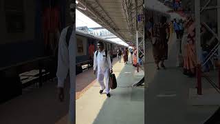 Gunupur cuttack memu 08422 passing at khurda road(KUR) railway station