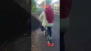 aksi perempuan naik sepeda rem blong #petani#vidio#shorts  #viral