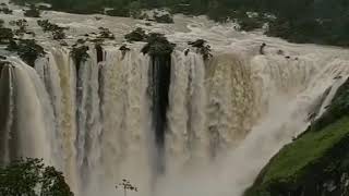 athirapilly water falls in Chalakudi near Trissur അതിരപ്പിള്ളി വെളളച്ചാട്ടം