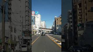 【池上線旗の台駅付近】陸橋を走る池上線にドライブ中遭遇　東急池上線　東急電鉄　東京都品川区　仮想旅行　