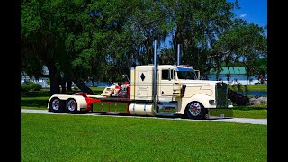 Adam Johnson's 1984 W900B