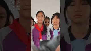 課間休息時間老師現場表演「詠春拳」，學生的表情真的亮了！ #china  #kungfu #funny #school #students #teacher