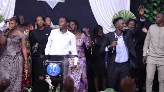 PASTOR SERENDE NA CALVARY WORSHIP TEAM MU MWANYA MWIZA WO GUHIMBAZA IMANA/indirimbo ziruhura umutima