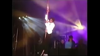 Michael Jackson - Rehearsal   VS   LIVE