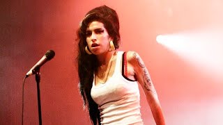 (1080p) Amy Winehouse - Monkey Man -  Live Eurockéenes, France 2007